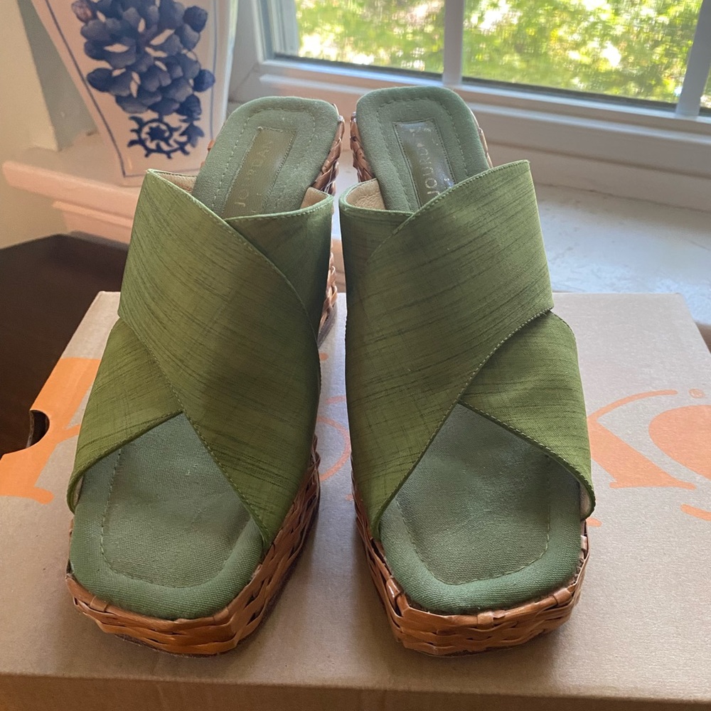 Charles Jourdan vintage unique basket weave wedge sandals; Size 8 - green & tan